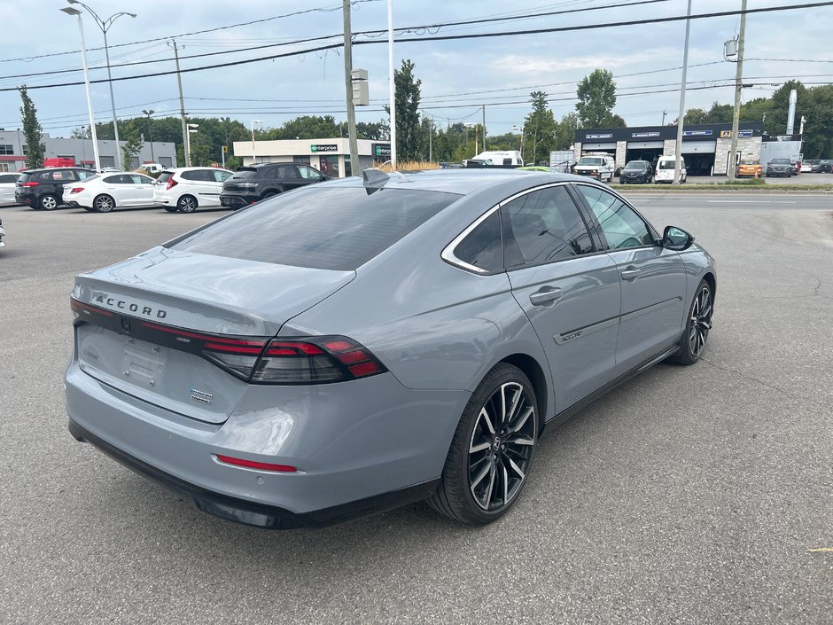 Honda Accord Hybrid Touring 2023-4