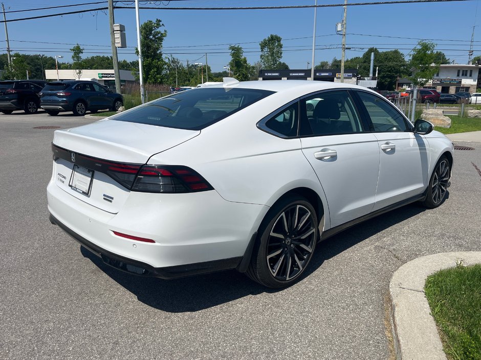 2023 Honda Accord Hybrid Touring-7