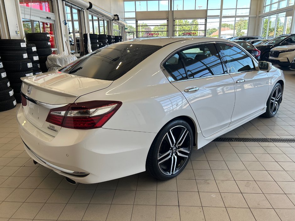 Honda Accord Sedan Touring 2017-4
