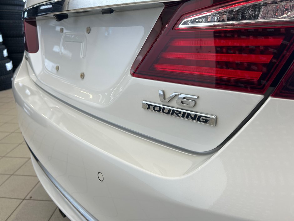 Honda Accord Sedan Touring 2017-9