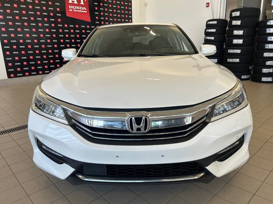 Honda Accord Sedan Touring 2017-1