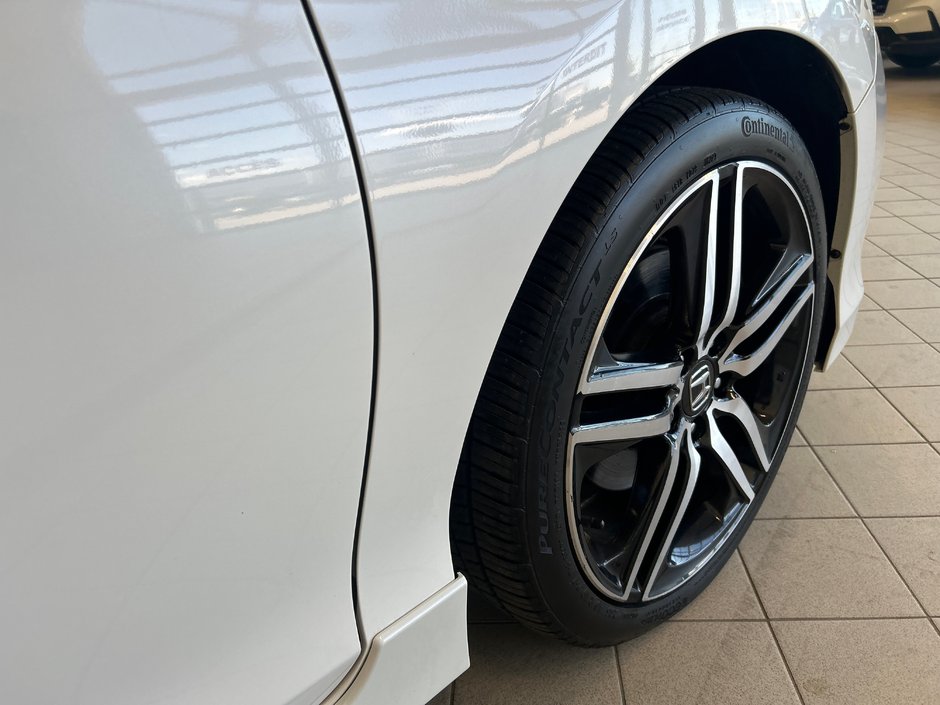 Honda Accord Sedan Touring 2017-14