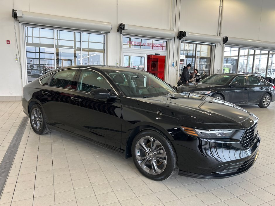 Honda Accord Sedan EX 2023-4