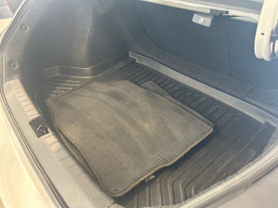 Honda Civic Coupe LX 2020-11