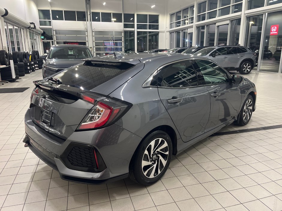 Honda Civic Hatchback LX 2017-4