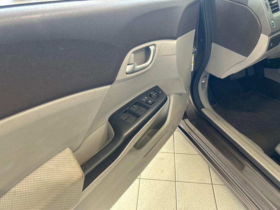 Honda Civic Sdn LX 2012-9