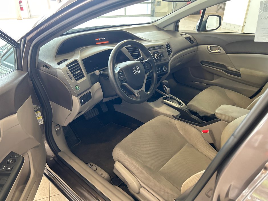 Honda Civic Sdn LX 2012-8