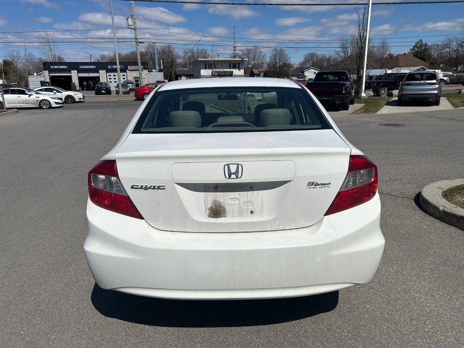 Honda Civic Sdn LX 2012-3