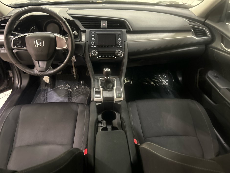 Honda Civic Sedan DX 2016-11