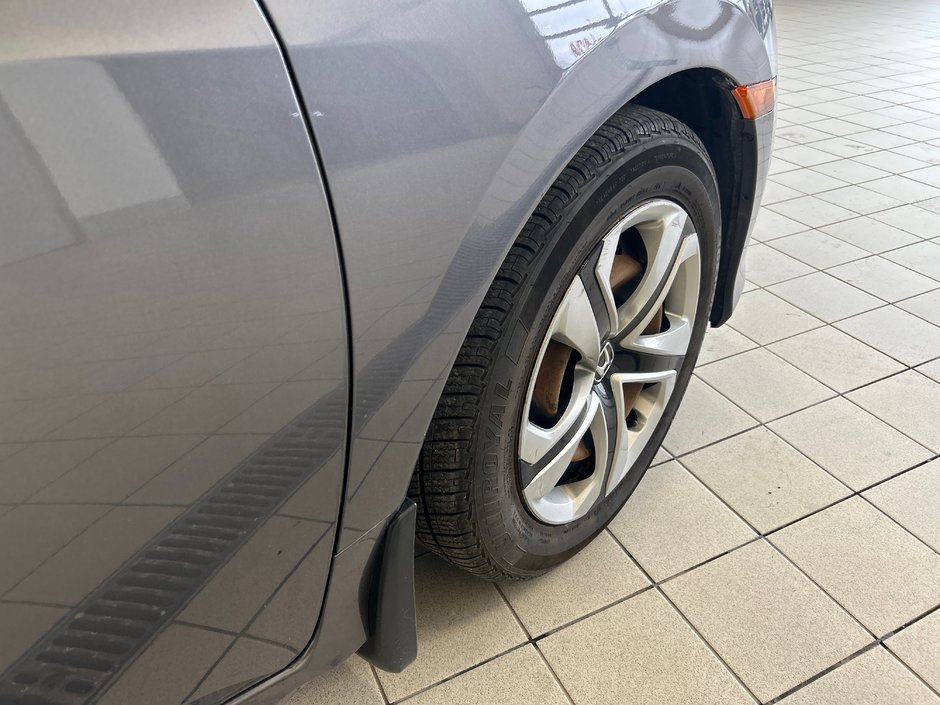 Honda Civic Sedan LX 2016-10