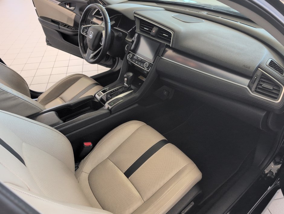 Honda Civic Sedan Touring 2016-12