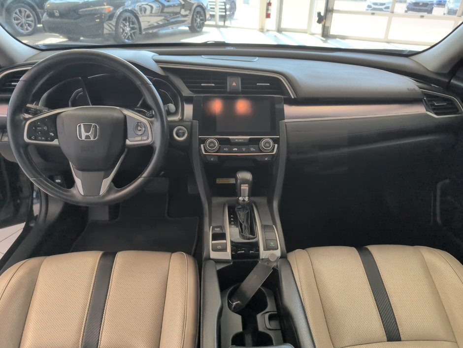 Honda Civic Sedan Touring 2016-13