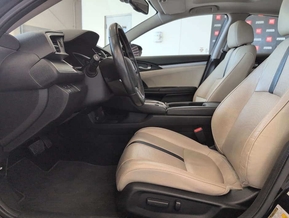 Honda Civic Sedan Touring 2016-14