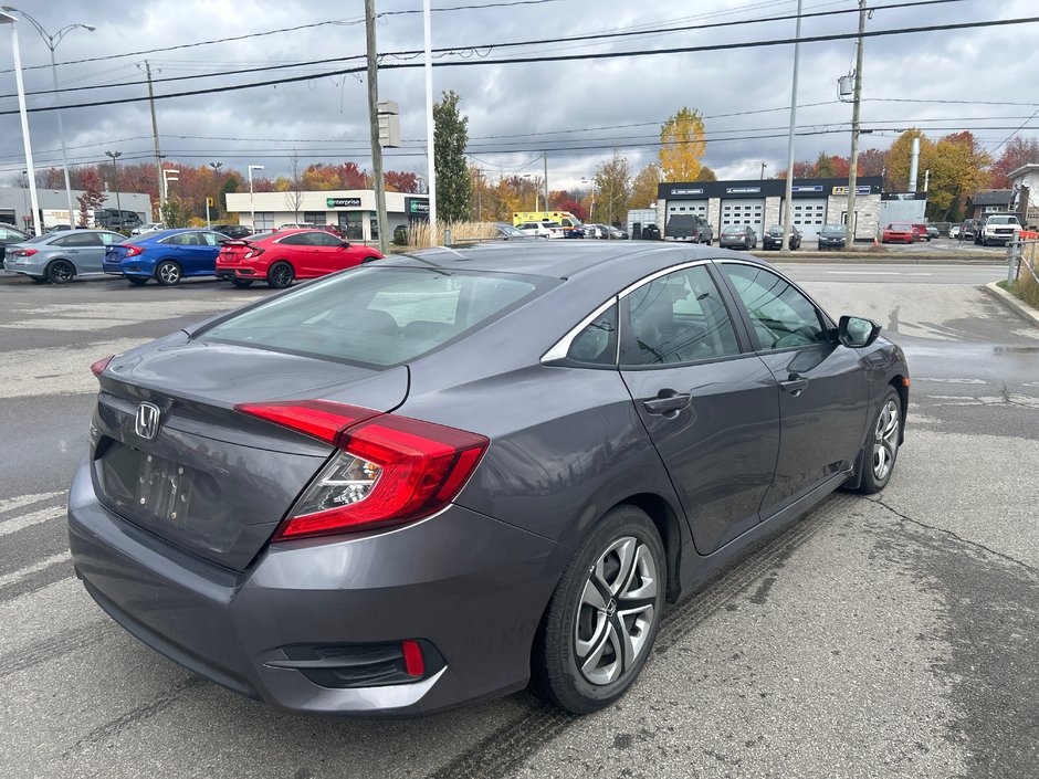 Honda Civic Sedan LX 2017-4