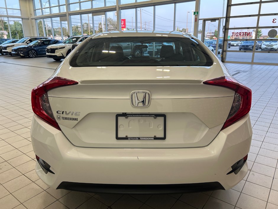 Honda Civic Sedan EX-T 2017-6