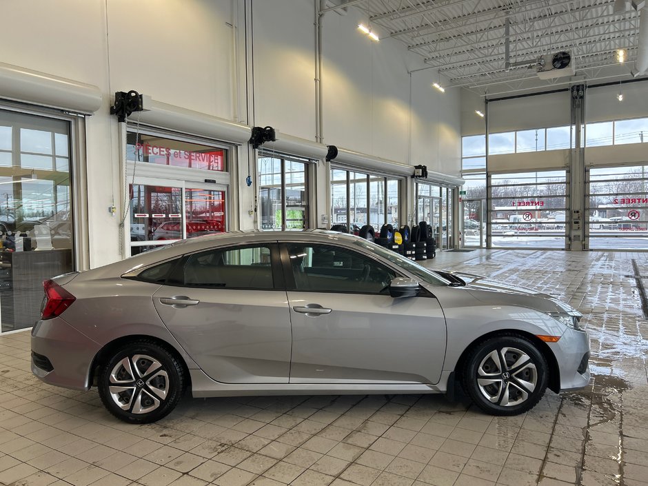 Honda Civic Sedan LX 2018-6