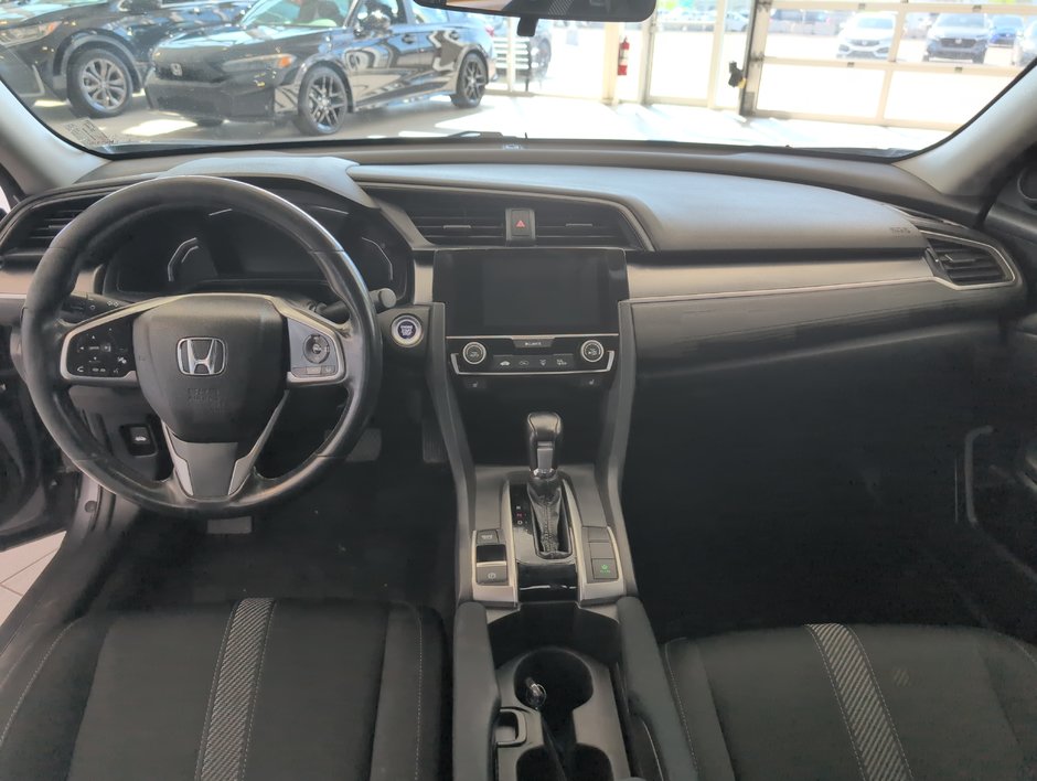 Honda Civic Sedan SE 2018-10