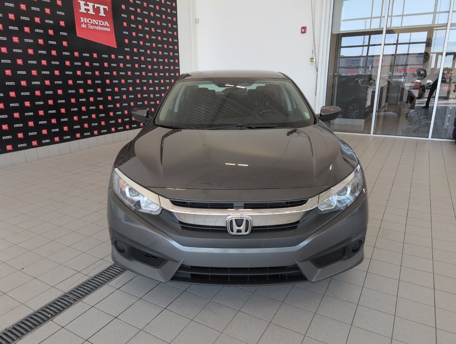 Honda Civic Sedan SE 2018-1