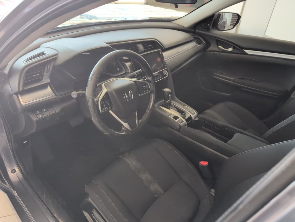 Honda Civic Sedan SE 2018-9