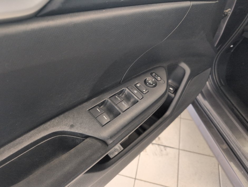 Honda Civic Sedan SE 2018-13