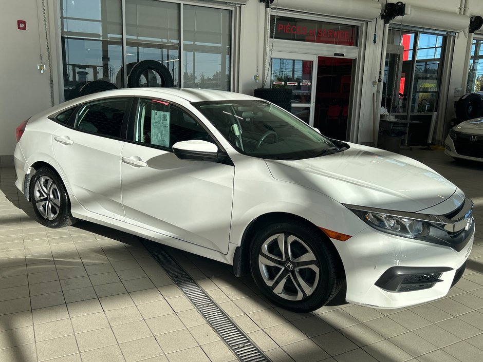 Honda Civic Sedan LX 2018-3