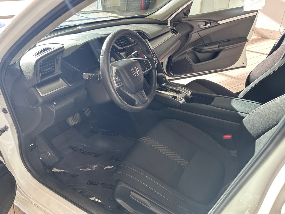 Honda Civic Sedan LX 2018-14