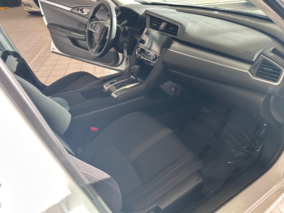 Honda Civic Sedan LX 2018-11