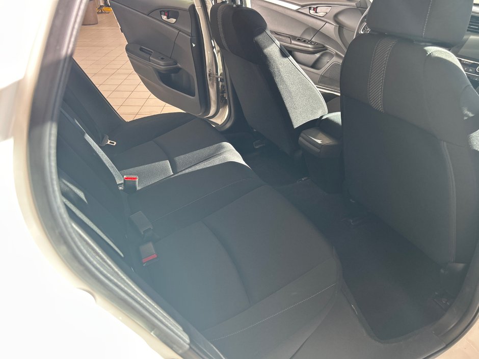 Honda Civic Sedan LX 2018-9