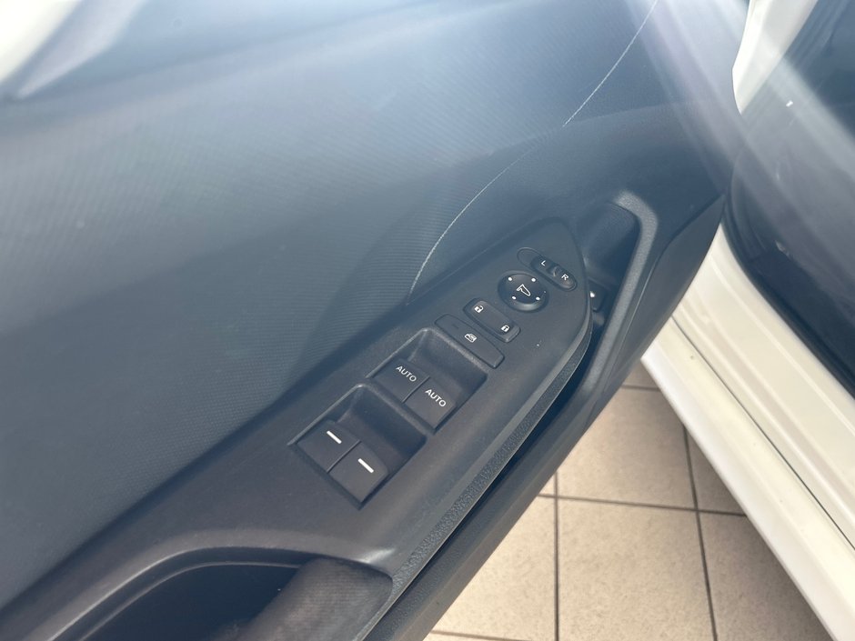 Honda Civic Sedan LX 2018-15