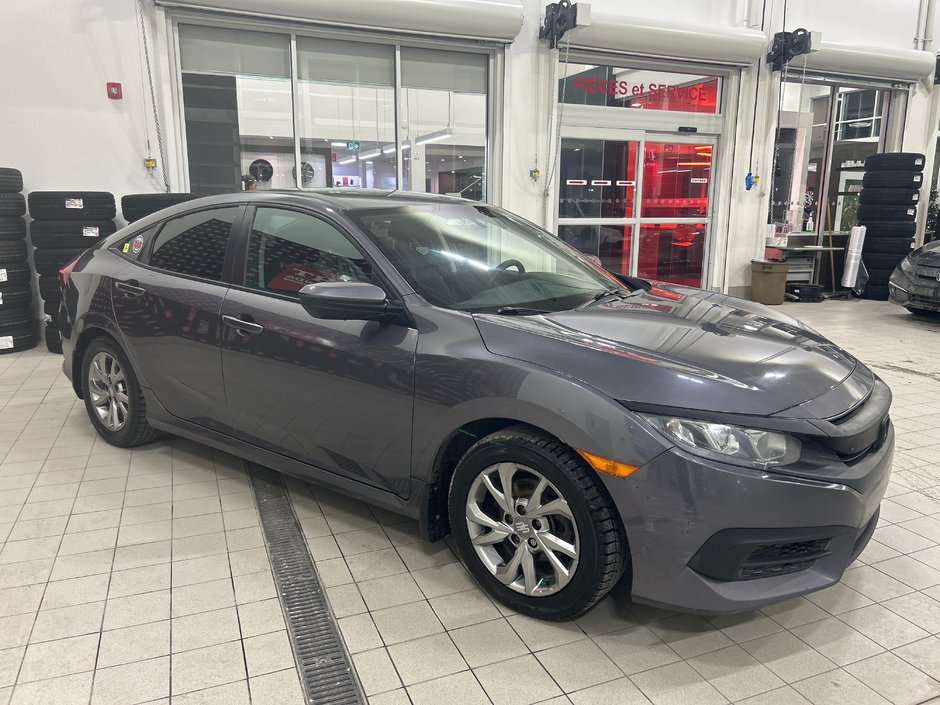 Honda Civic Sedan LX 2018-3