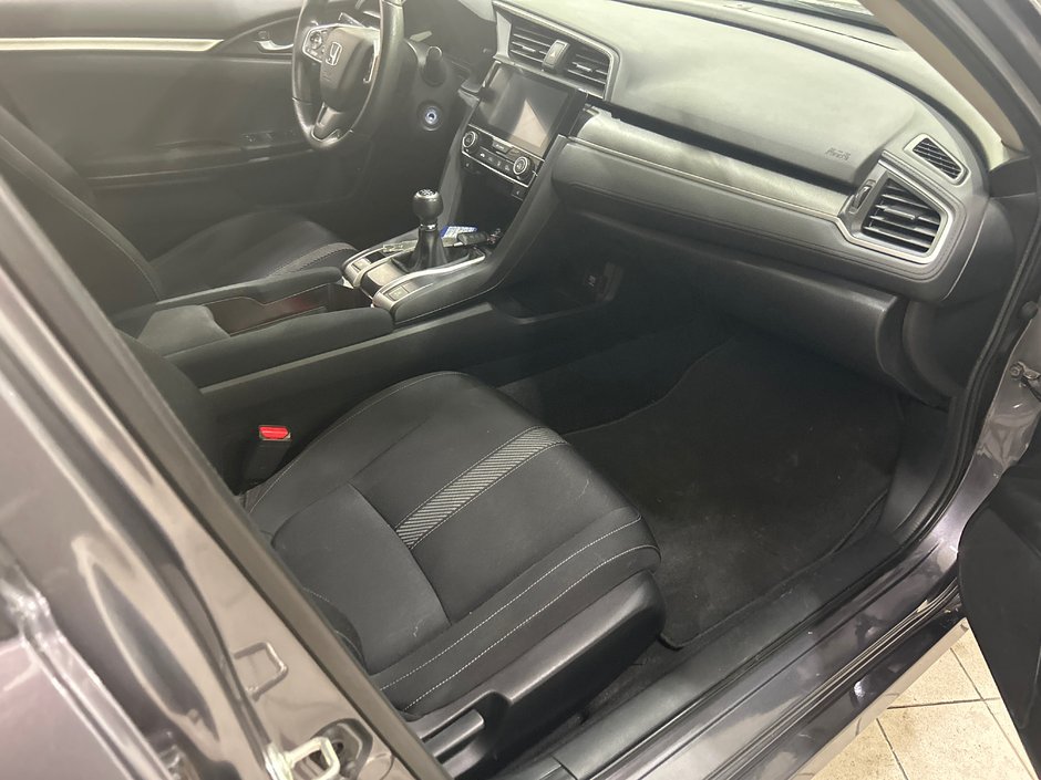 Honda Civic Sedan LX 2018-9