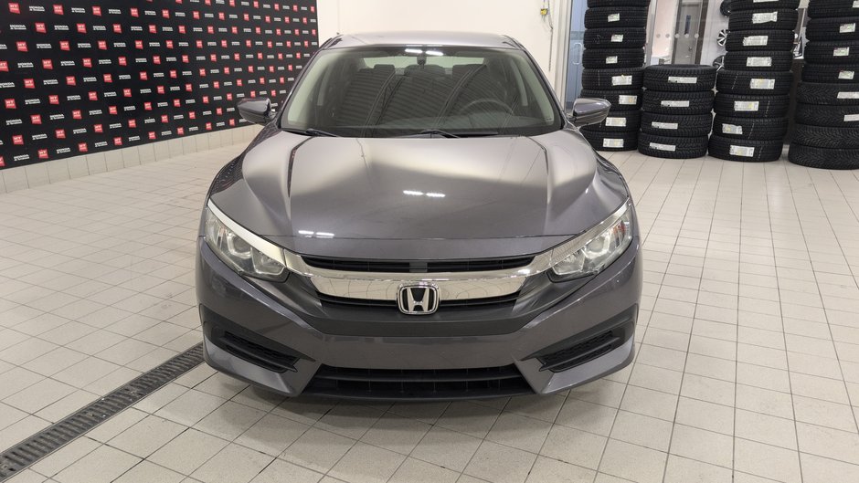 Honda Civic Sedan LX 2018-1