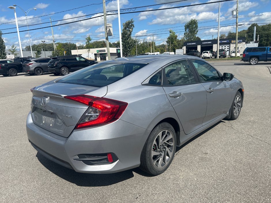 Honda Civic Sedan SE 2018-3