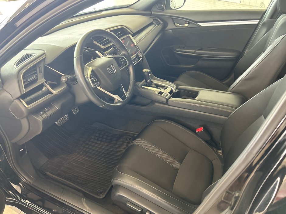 Honda Civic Sedan Sport 2020-15