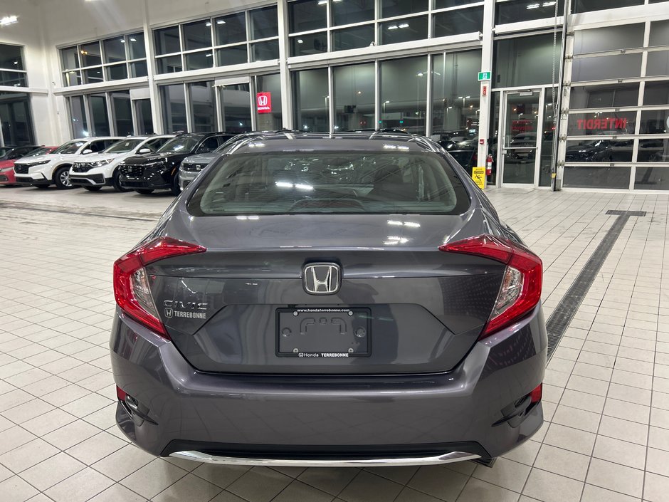 Honda Civic Sedan EX 2020-30