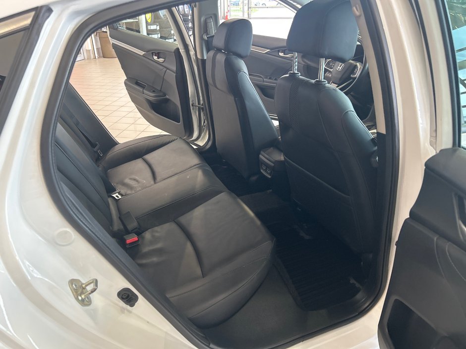 Honda Civic Sedan Touring 2020-11