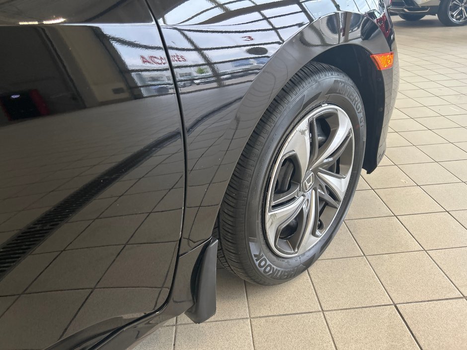 Honda Civic Sedan LX 2020-16