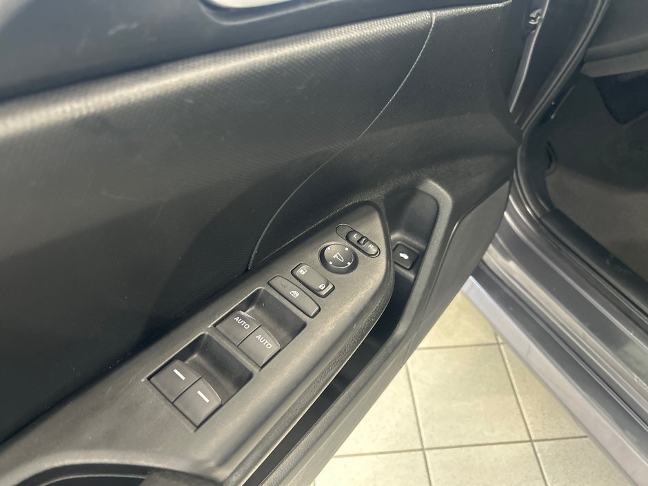 Honda Civic Sedan LX 2021-13