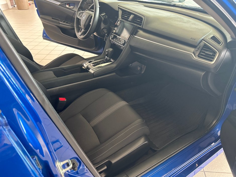 Honda Civic Sedan LX 2021-11