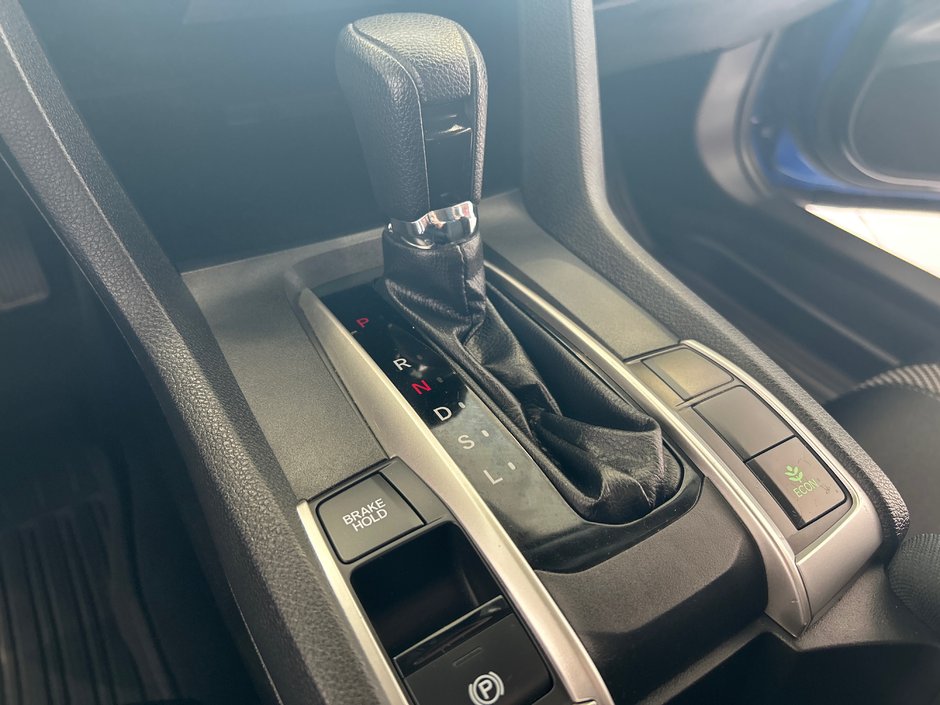 Honda Civic Sedan LX 2021-18