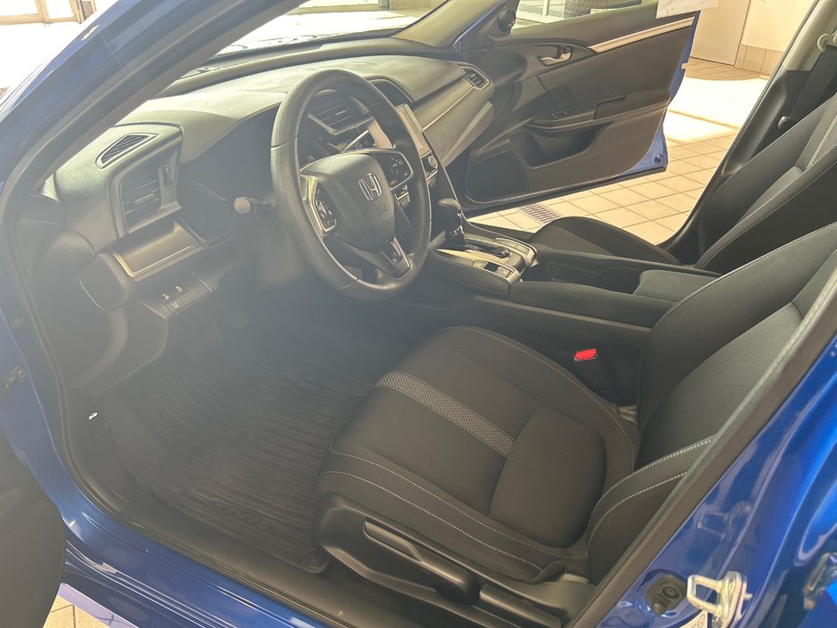 Honda Civic Sedan LX 2021-15