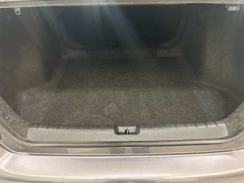 Honda Civic Sedan LX 2021-10