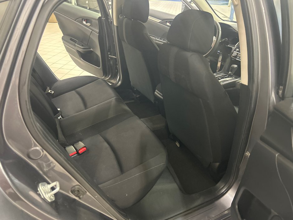 Honda Civic Sedan LX 2021-11