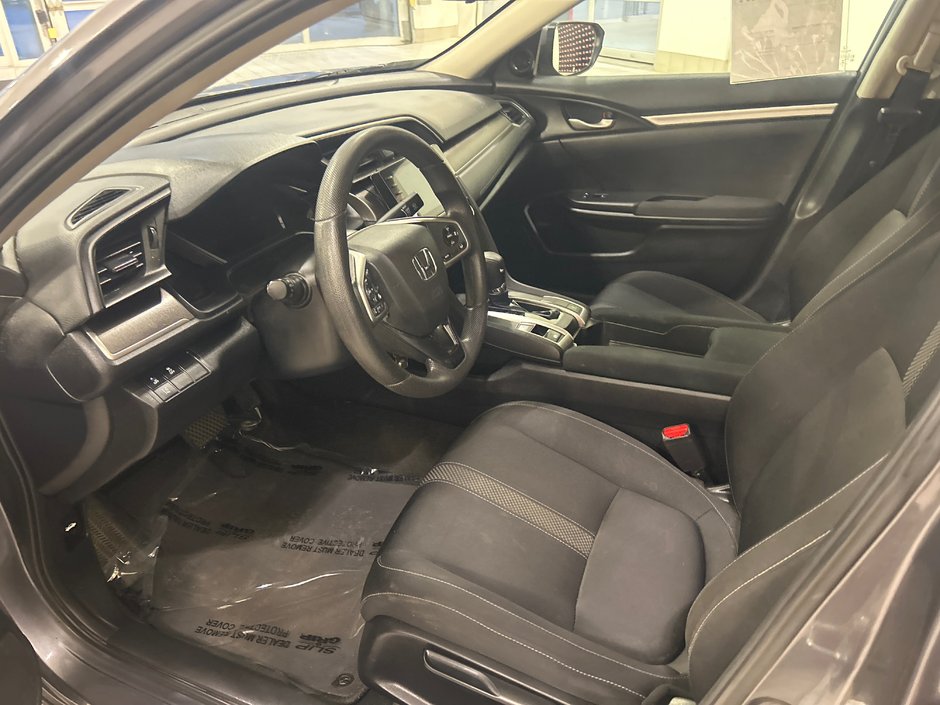 Honda Civic Sedan LX 2021-18