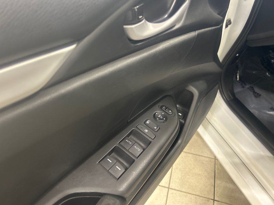 Honda Civic Sedan LX 2021-12