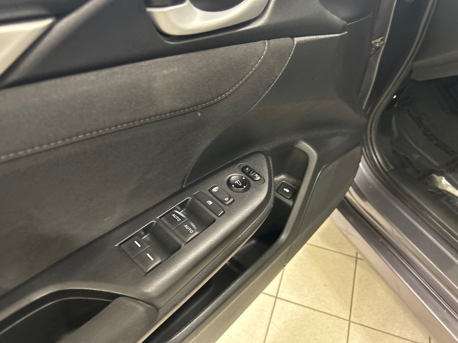 Honda Civic Sedan EX 2021-22