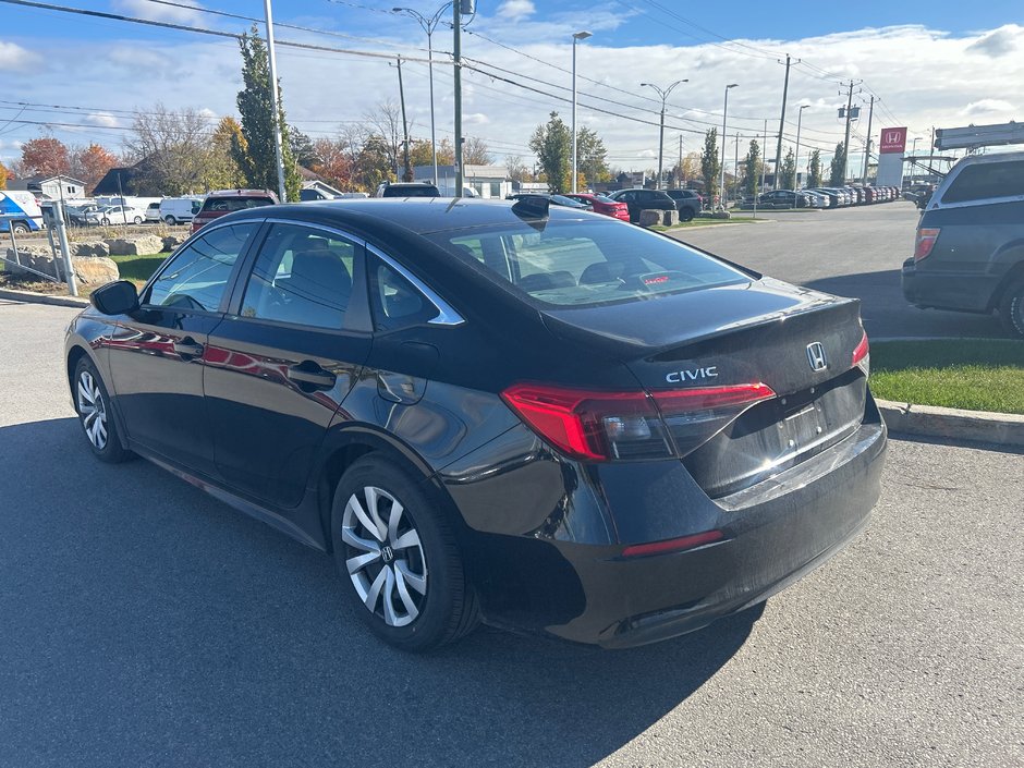 Honda Civic Sedan LX 2022-2