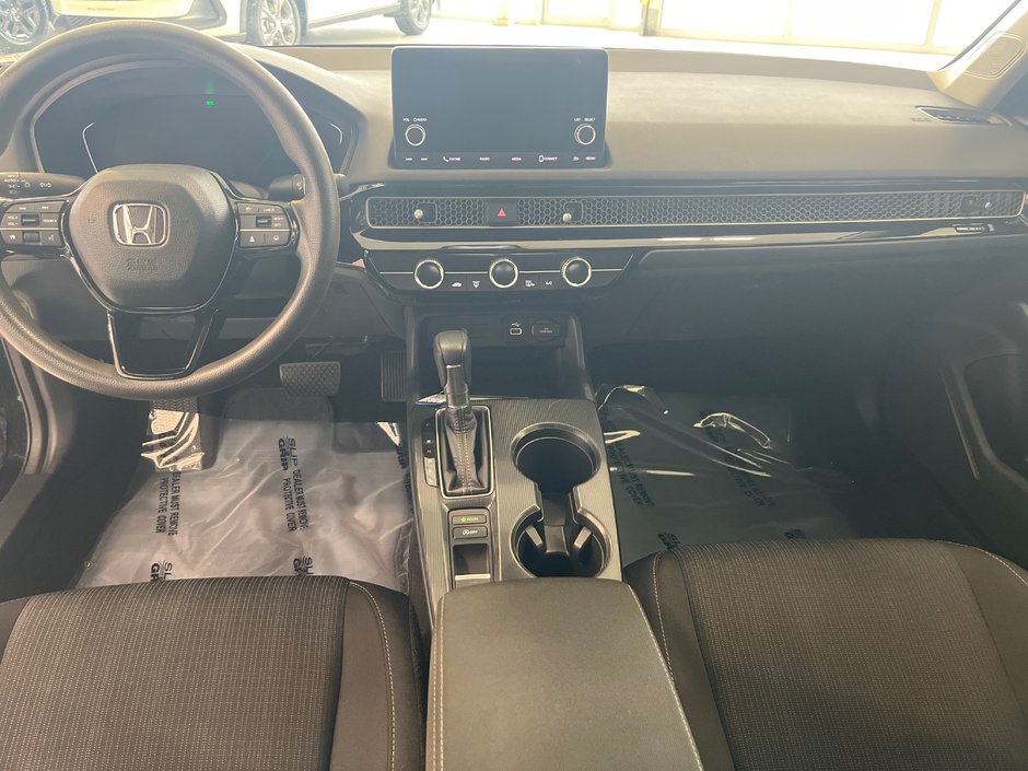 Honda Civic Sedan LX 2023-10