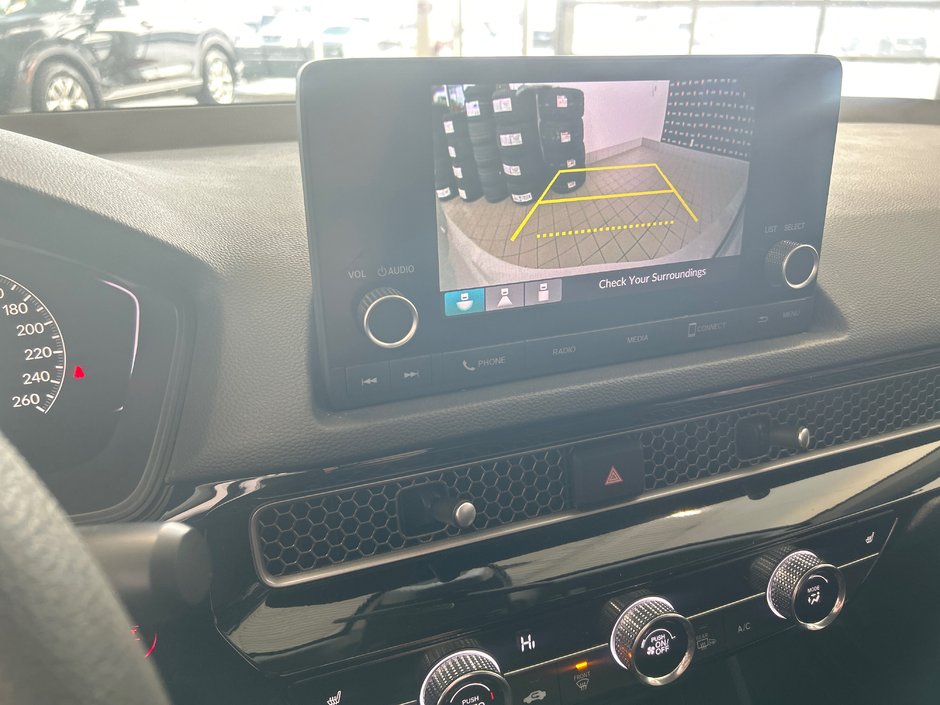 Honda Civic Sedan LX 2023-17