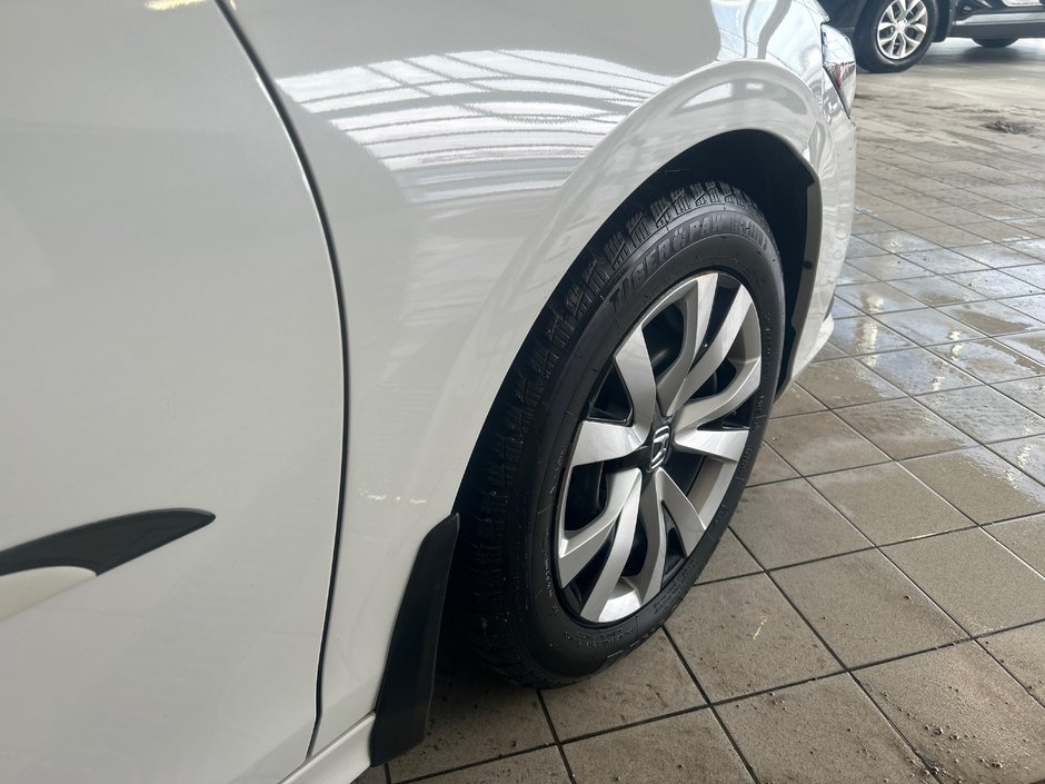 Honda Civic Sedan LX 2023-13